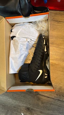 Nike force savage to shark