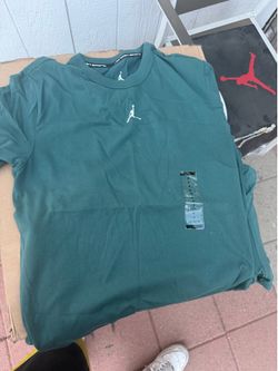 Jordan Men’s Tshirt Size Medium Large