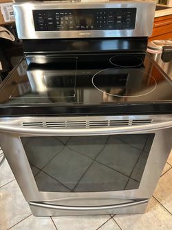 Samsung induction stove range 30”