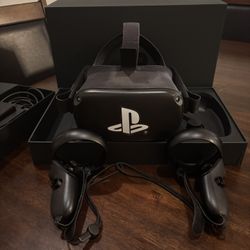 Meta Oculus Rift All In One Gaming VR Excellent Condition
