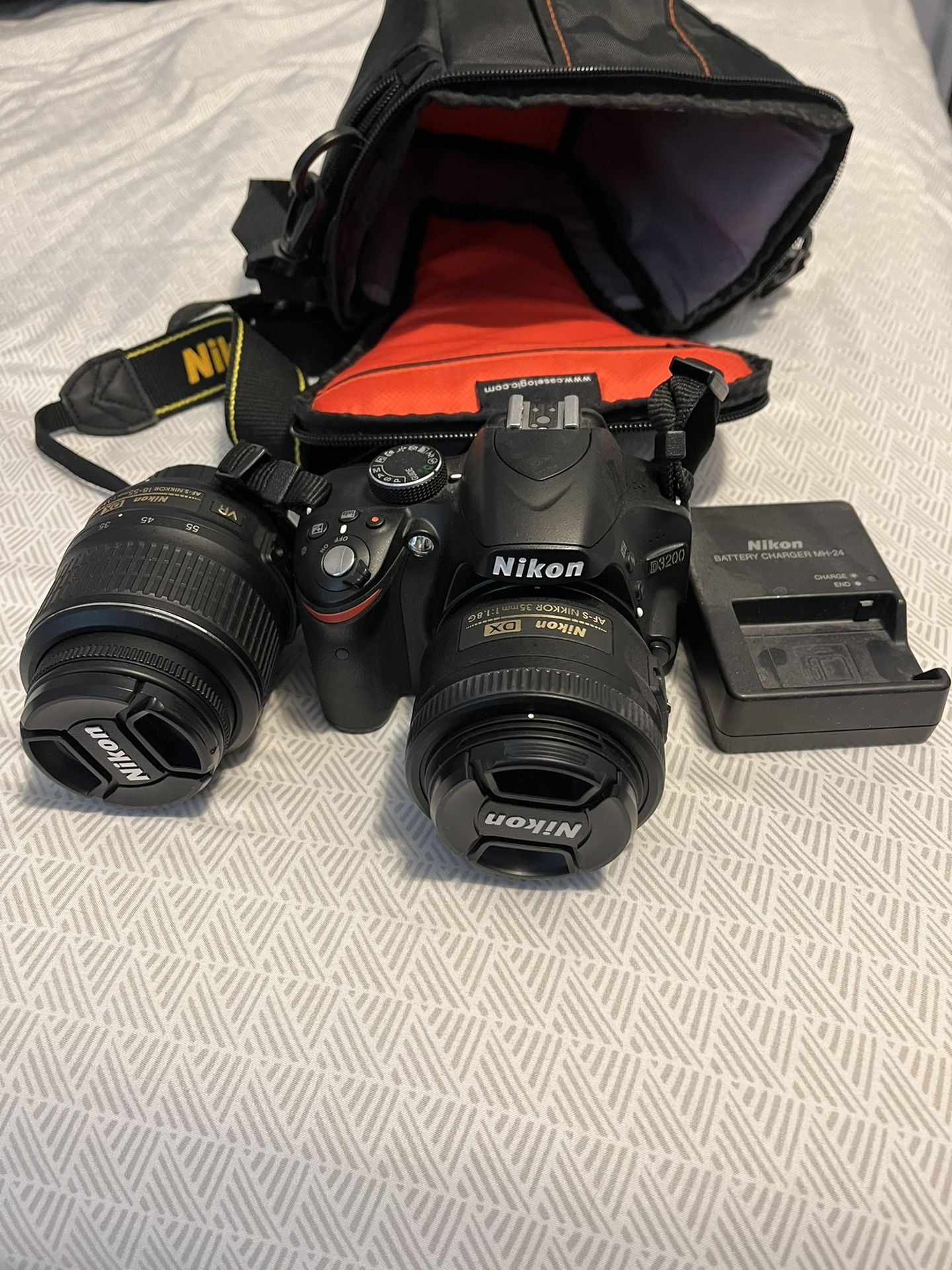 Nikon D3200 DSLR Camera Set