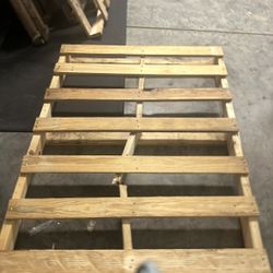 Free Wood Pallets