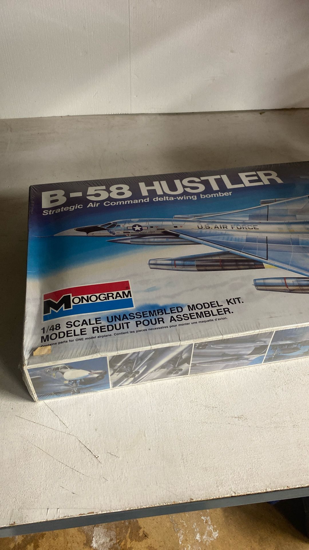 Monogram B 58 Hustler Strategic Air Command Delta Wing Bomber Model Kit