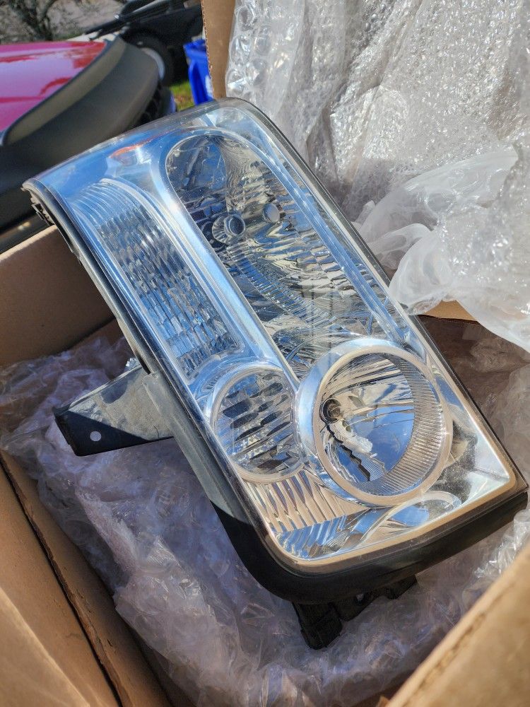 Qx56 Headlight Left Side