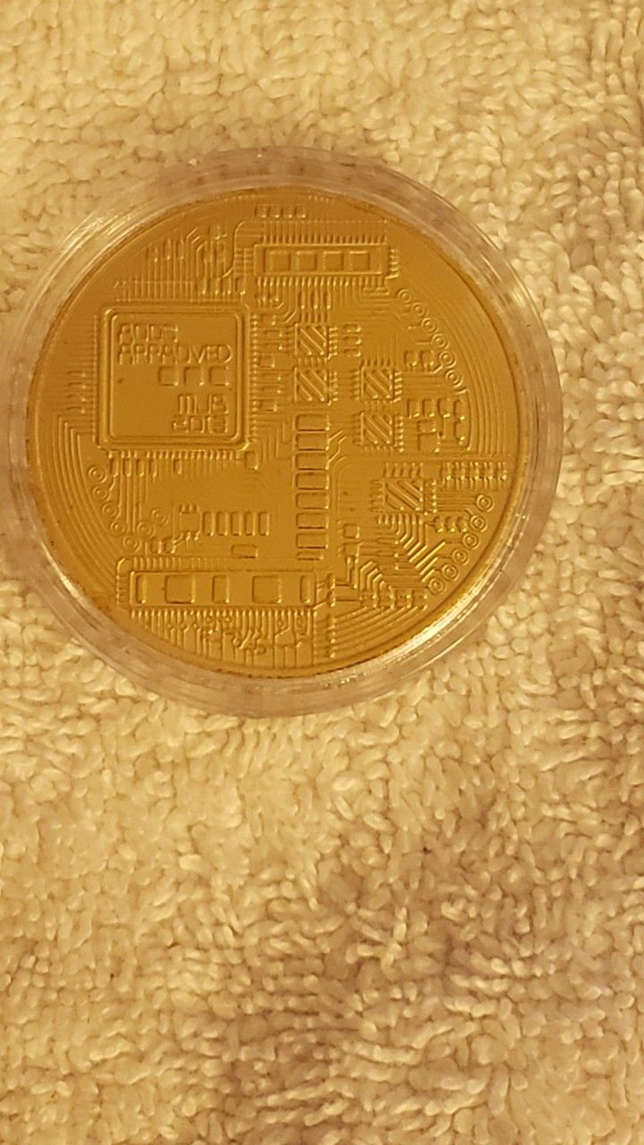 Bitcoin cryptocurrency gold plated memorabilia coin 2013