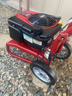 Craftsman petrol machine with a new extra hose, used for washing floors or cars, or for whatever you need. I'm asking for $350, firm price.