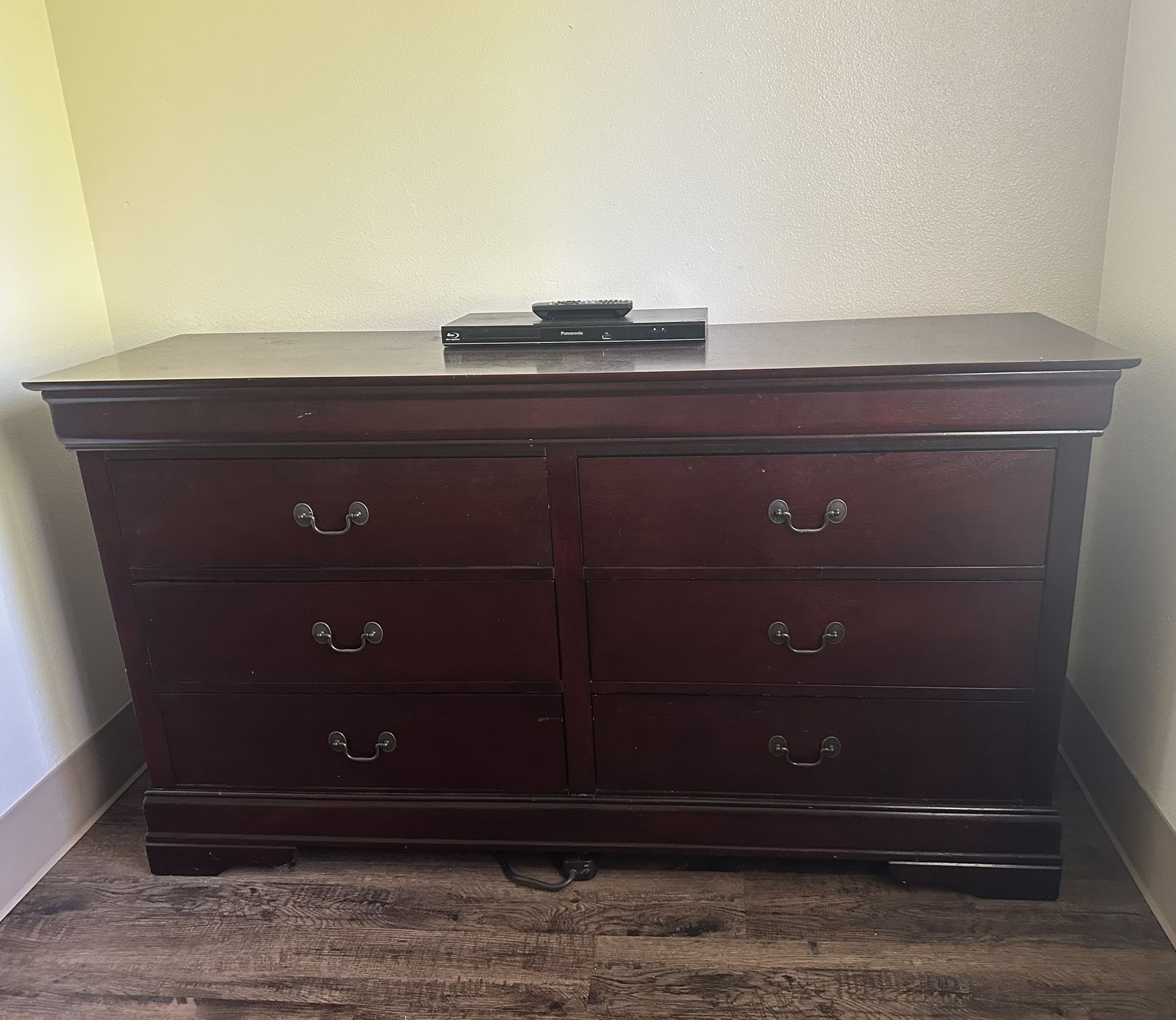 Large 6-drawer dresser
