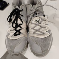 Nike Kyrie Baseball Shoes Cookies And Cream Size 10