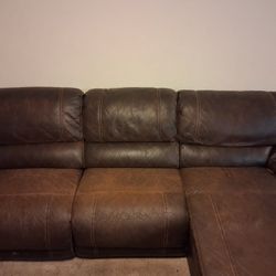 3 Piece Lether Couch With Recliner 