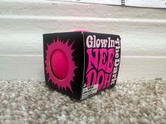 Needoh Glow in the Dark Mini Pink