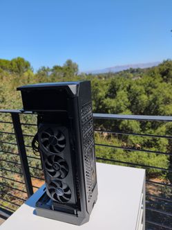 High-End Travel size SFF Gaming PC 【 RX 9070 XT 16GB 】 【 5800X3D 】 【 64GB RAM 】 【 2TB 】