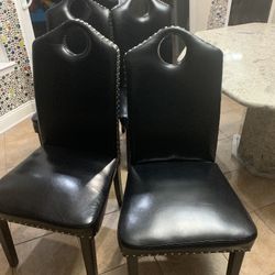 4 Chairs 