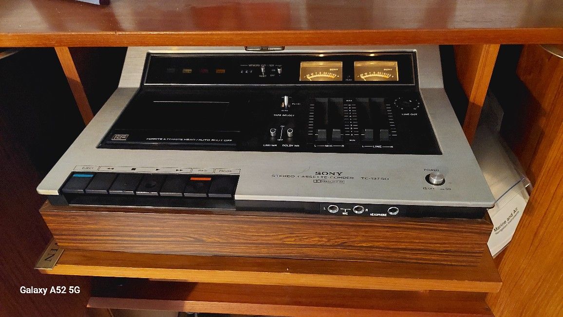 SONY TC-137SD STEREO CASSETTE RECORDER
