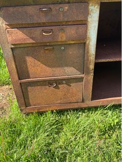 Free , metal desk