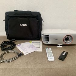 1080p HD Movie Projector with 2 Screens