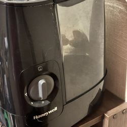Dehumidifier 