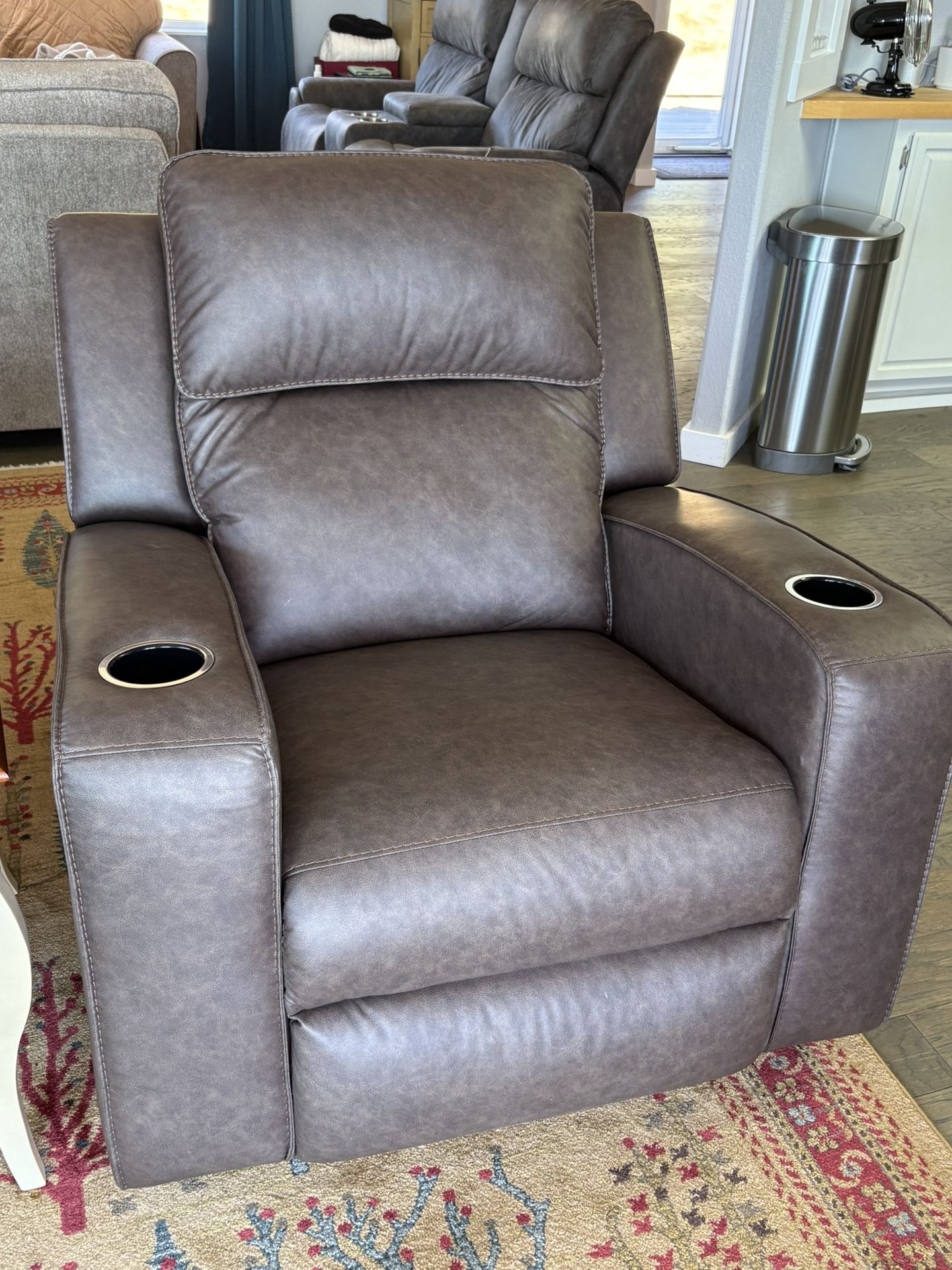 Manual Recliners 