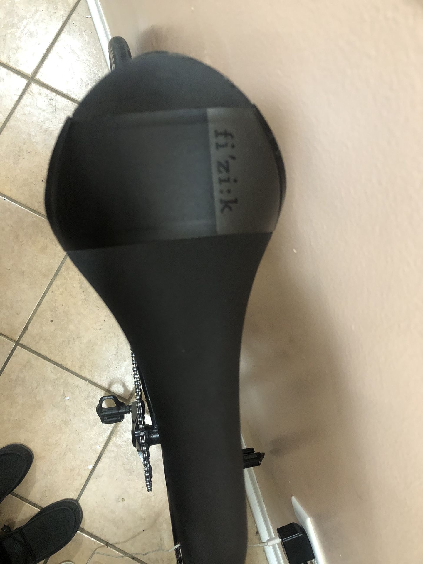 fizik saddle for bike