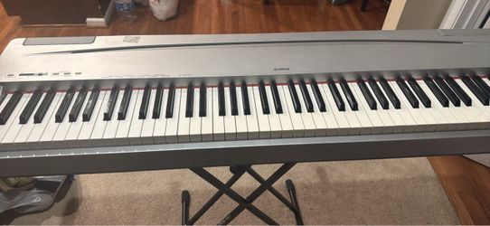 Yamaha P 70 keyboard