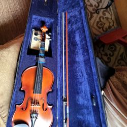 ADM 4/4 Solid Wood  Ebany Violin With Case,  Bow,  Chin Rest And Strings