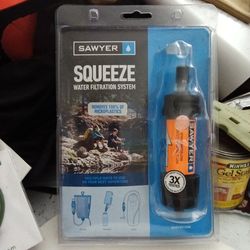 NEW Sawyer Squeeze Water Filter System - Full Size 6-Piece Kit (Orange)