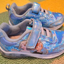 Toddler Size 10 Frozen Light Up Shoes Elsa