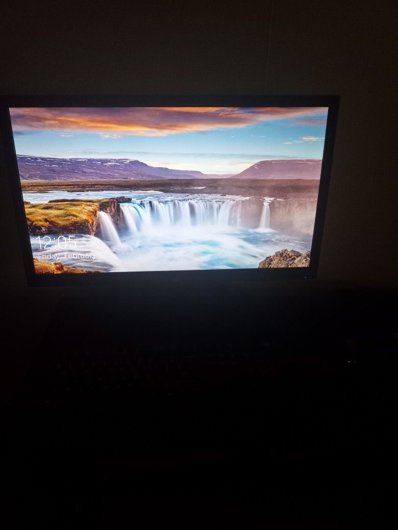 24" Computer Monitor With Hardware 