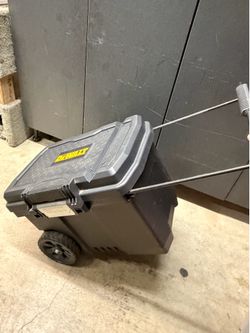DEWALT Rolling Tool Box / Mobile Jobsite Storage Chest