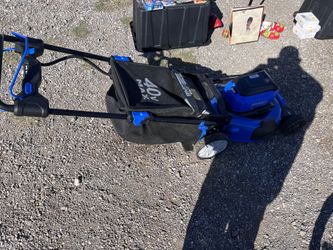 40 V max cobalt self-propelled comes with battery and charger