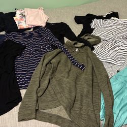 Nursing/maternity Clothes M