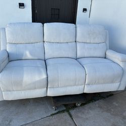 Couch and loveseat, recliners