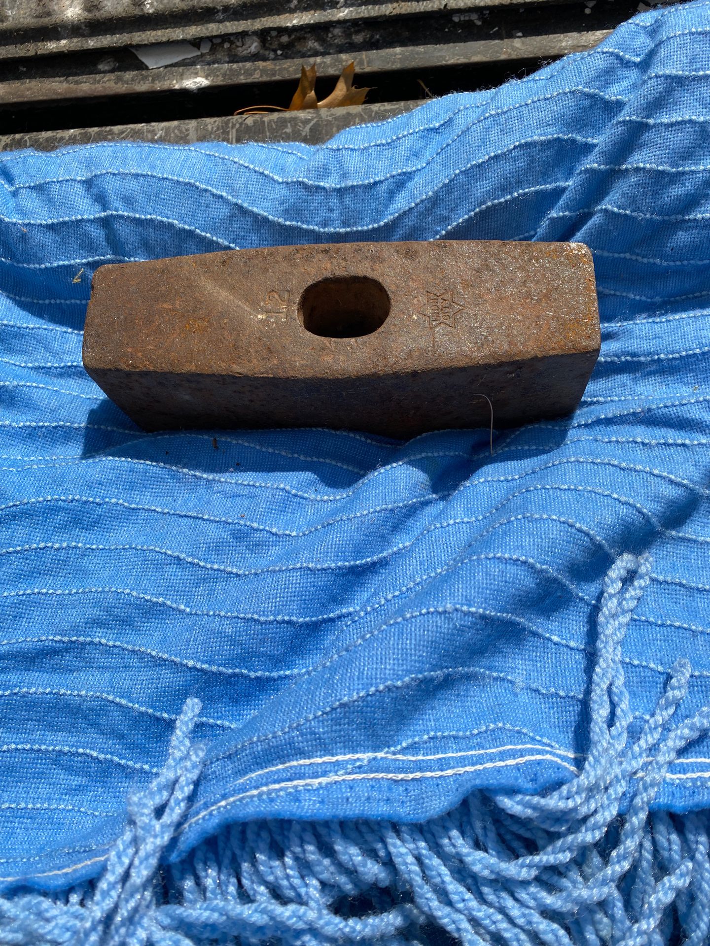 Sledgehammer 12lbs hardly used just needs a handle