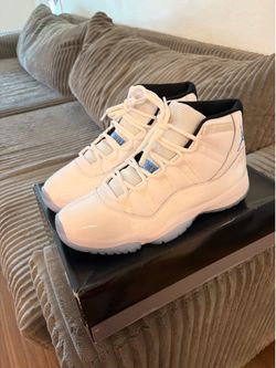 JORDAN 11s (SIZE 10.5)