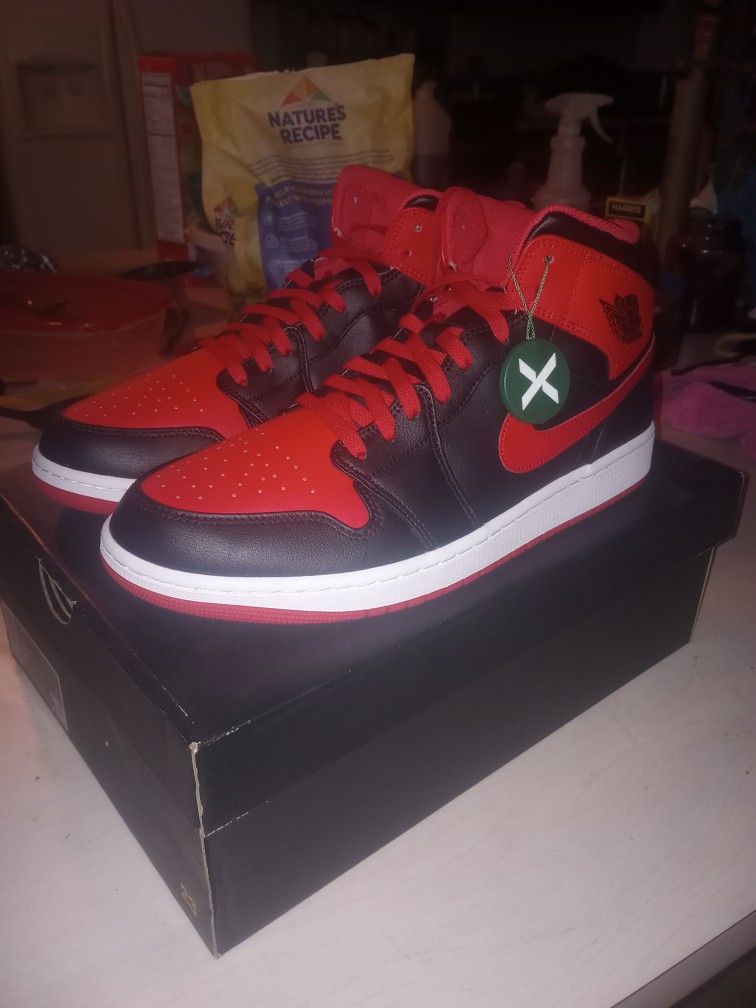 Jordan 1 Banned (NEW)