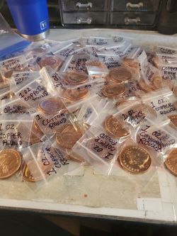 COPPER ROUNDS, ONE OUNCE UNCIRCULATED. 