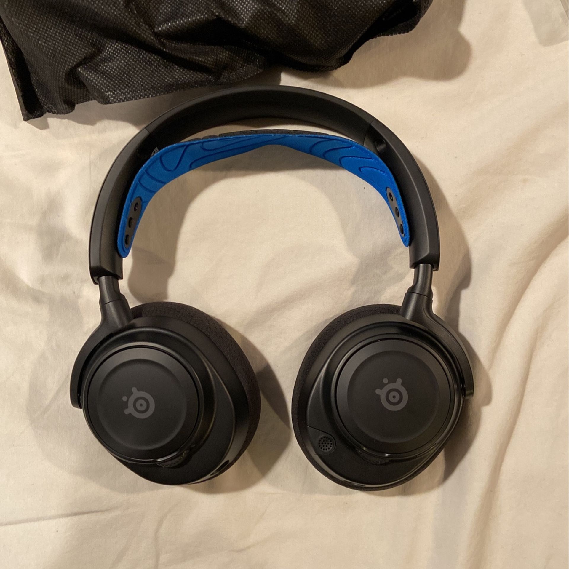 Steelseries Arctic’s Nova 7P Wireless Headset
