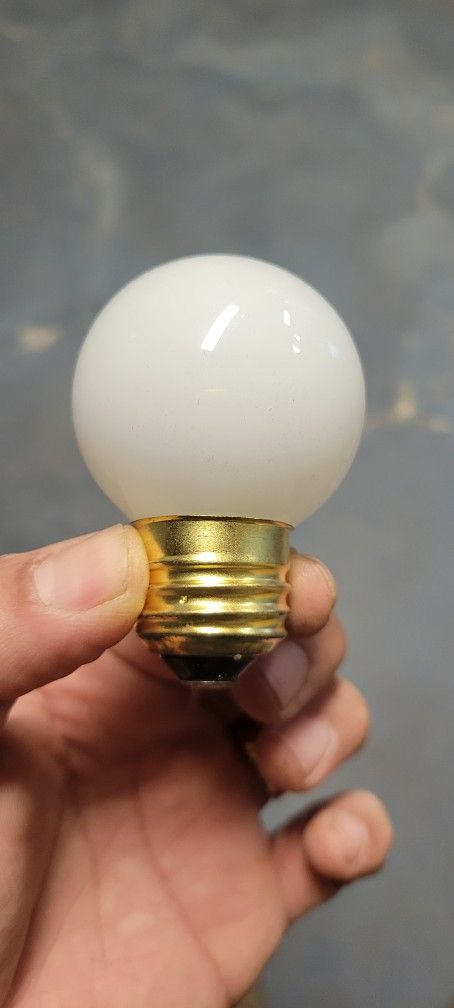 G16 light  Bulbs 60 Count NEW
