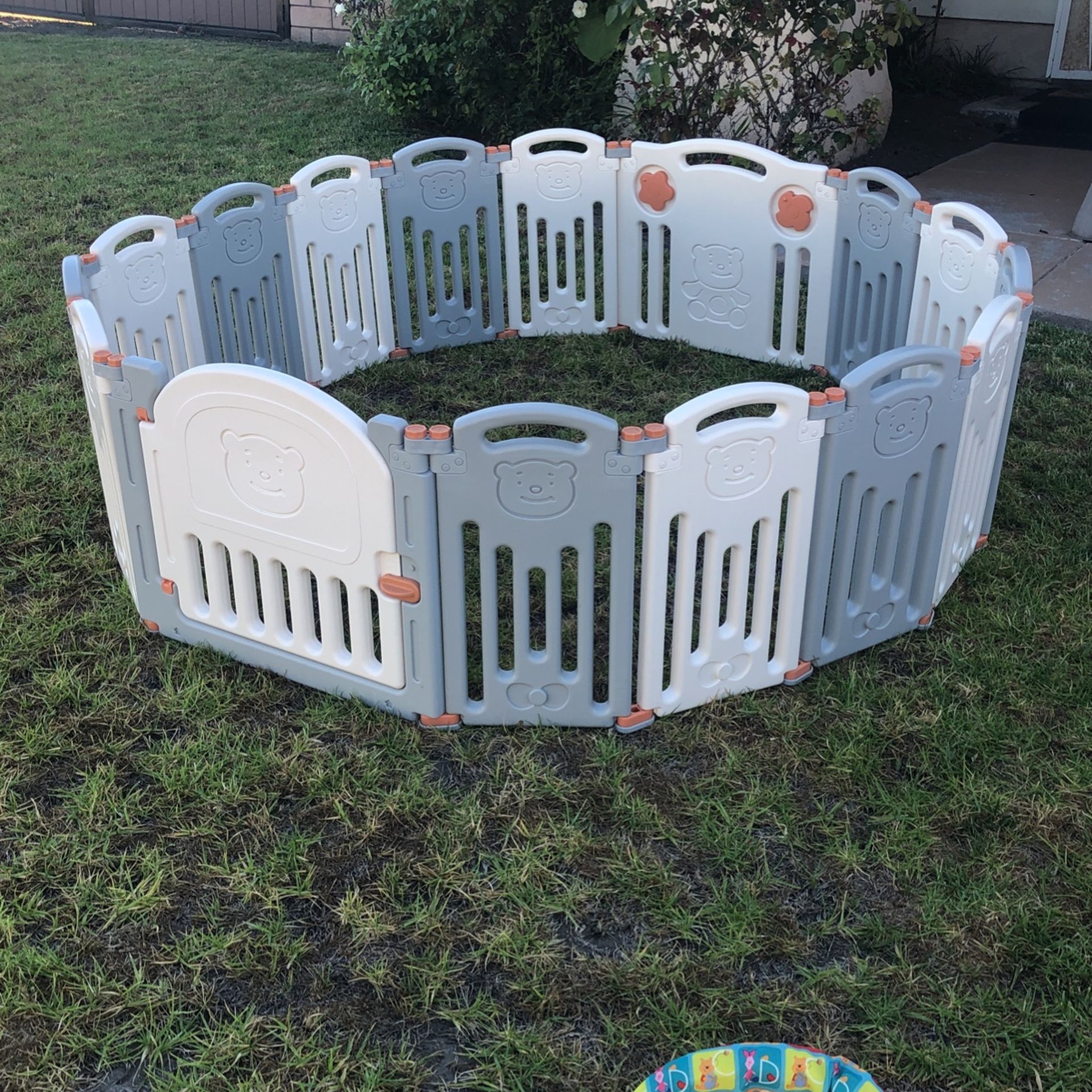 16 Panel Playpen