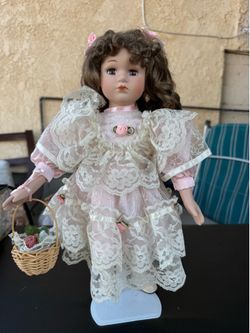 Beauiful doll porcelain with stand