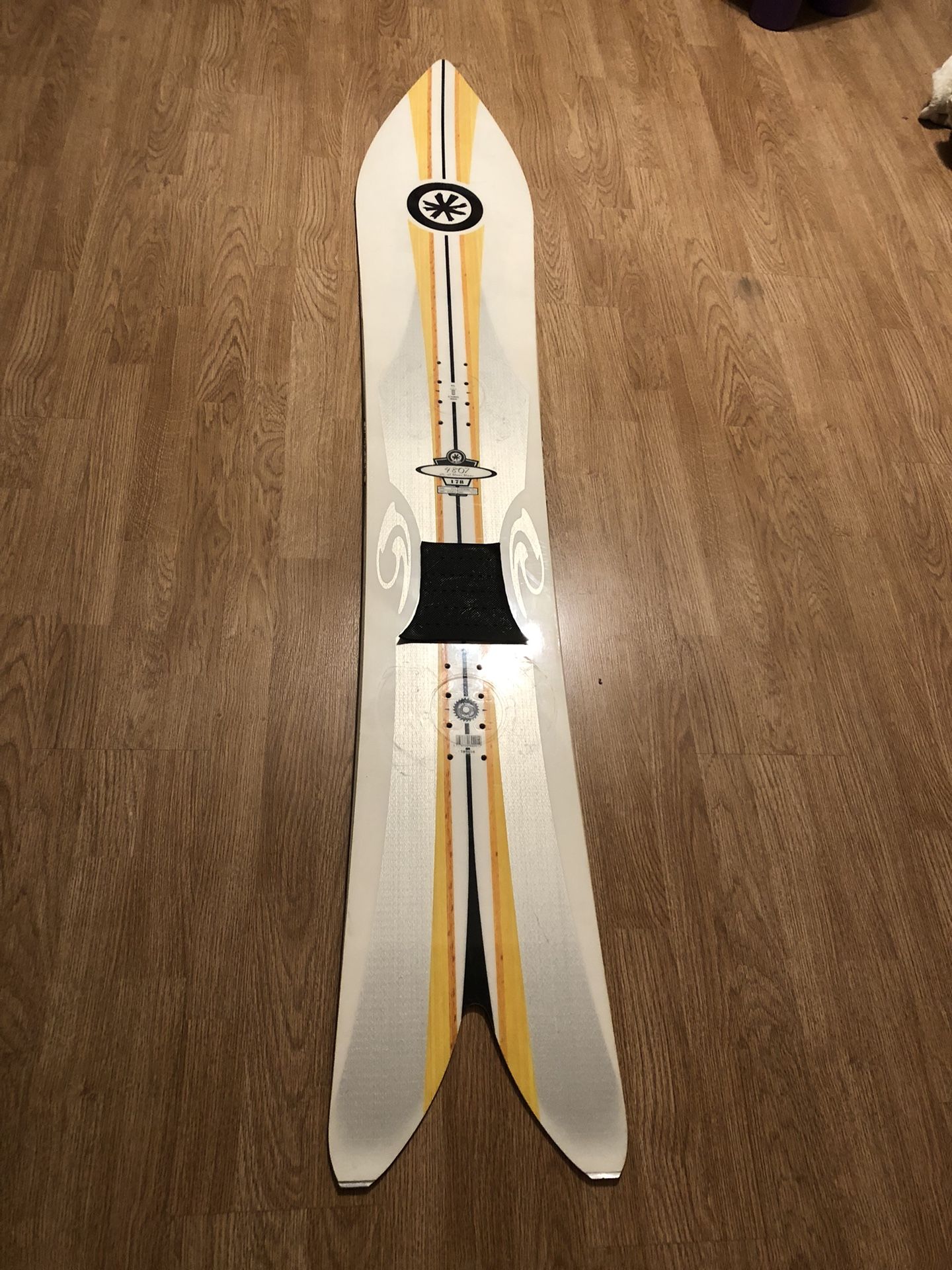 O Sin 4807 Snowboard 178 cm Fishtail Unique Nose