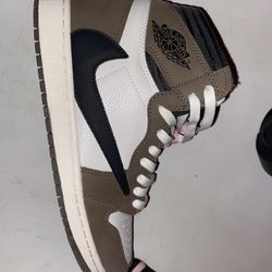 Travis Scott Jordan 1 