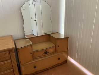 1930’s Bird’s eye Maple Vanity 