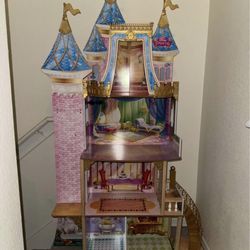 Kidkraft Disney Princess Royal Celebration Dollhouse 65962