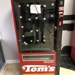 Toms Snack Machine 