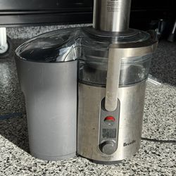 Breville BJE510XL Juice Fountain Multi-Speed 900-Watt Juicer 