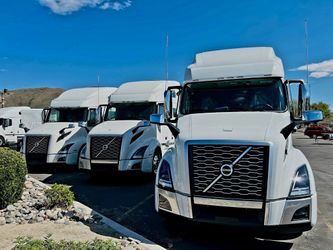 2023 VOLVO VNL860