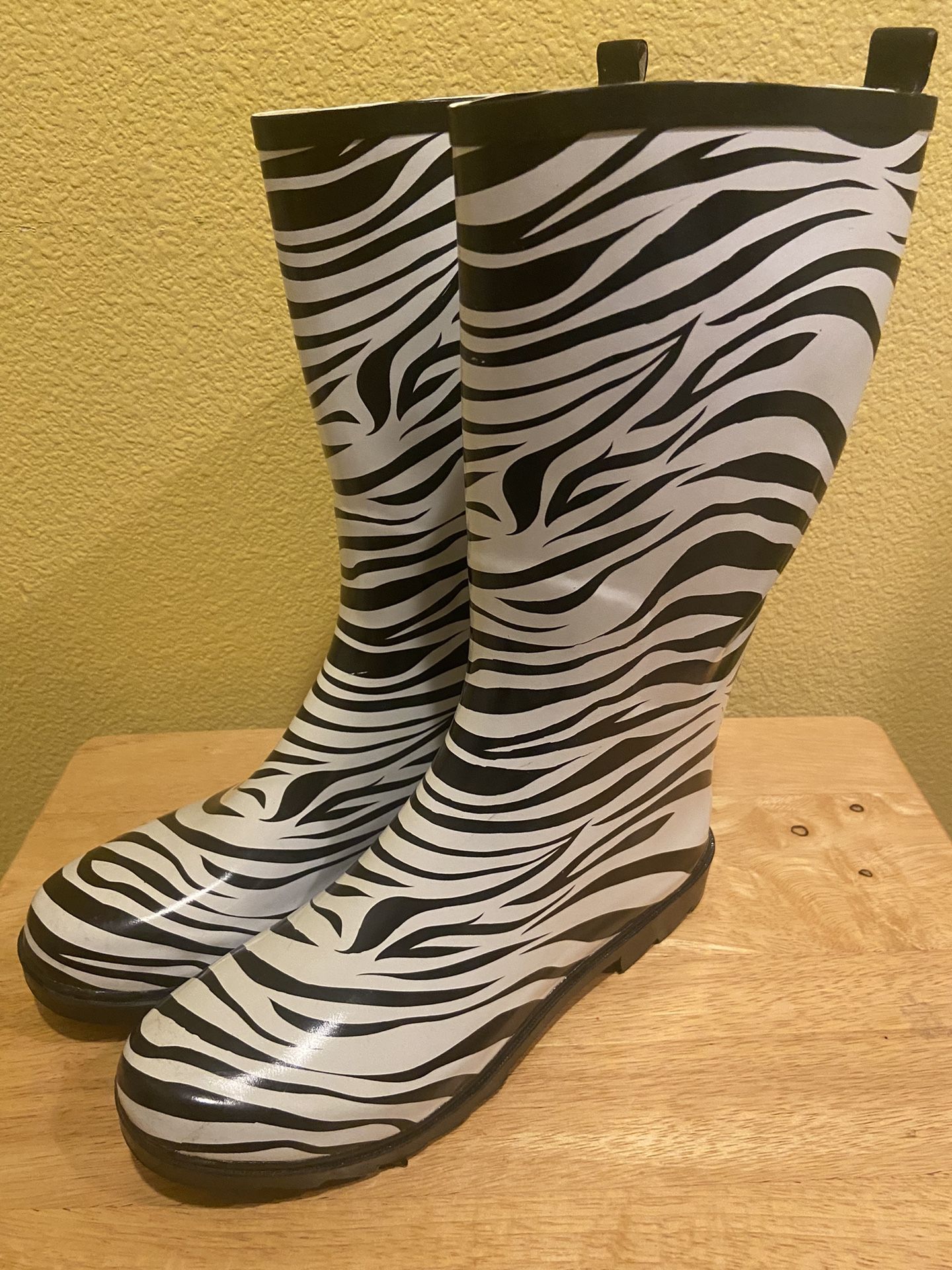 ☔️NEW Zebra Womans Rubber Boots 