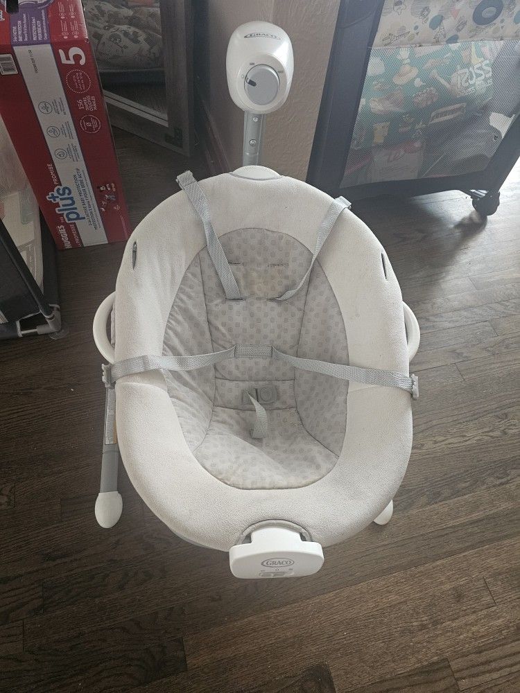 Graco Swing with Removable Rocker