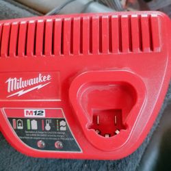 Milwaukee M-12 Charger