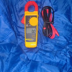 Fluke Clamp Meter 302+